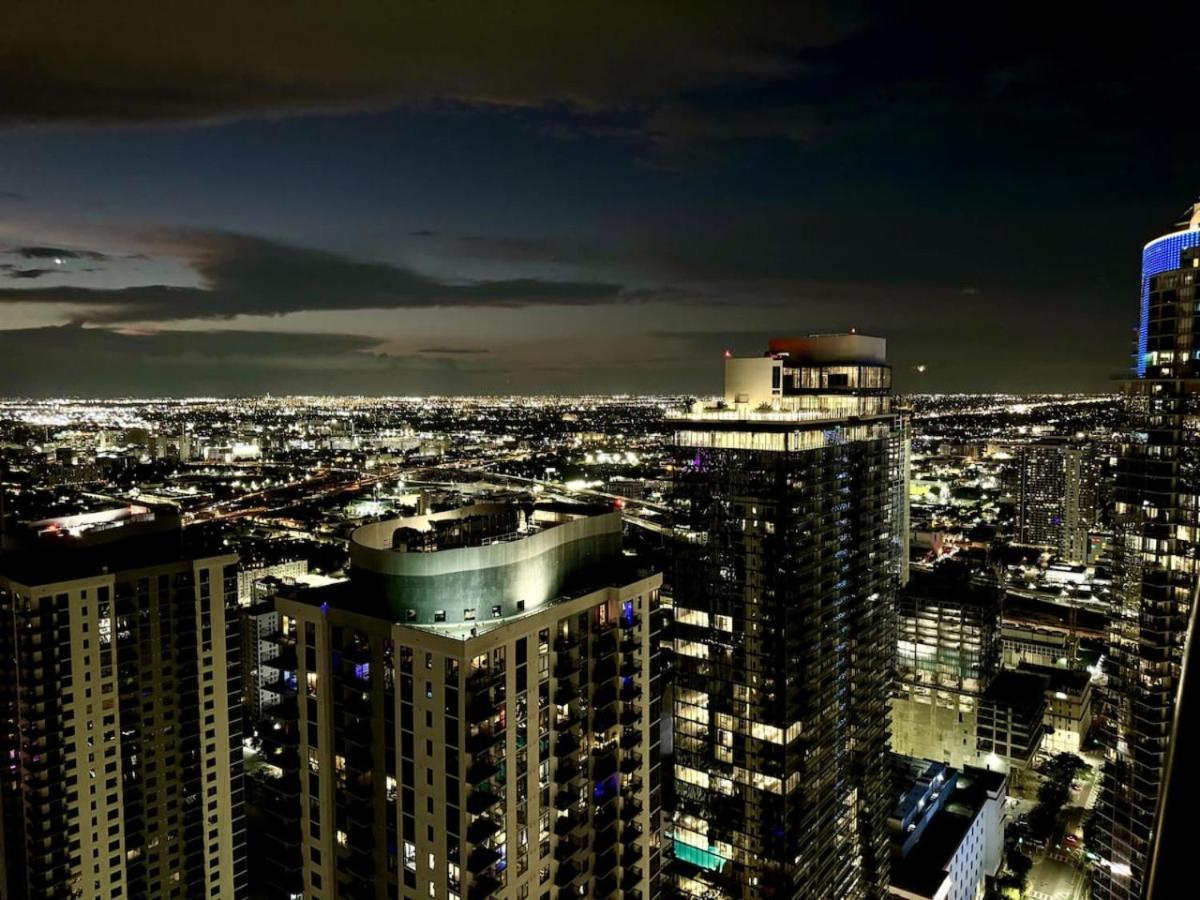 Apartment 49th Floor Ph Collection View *