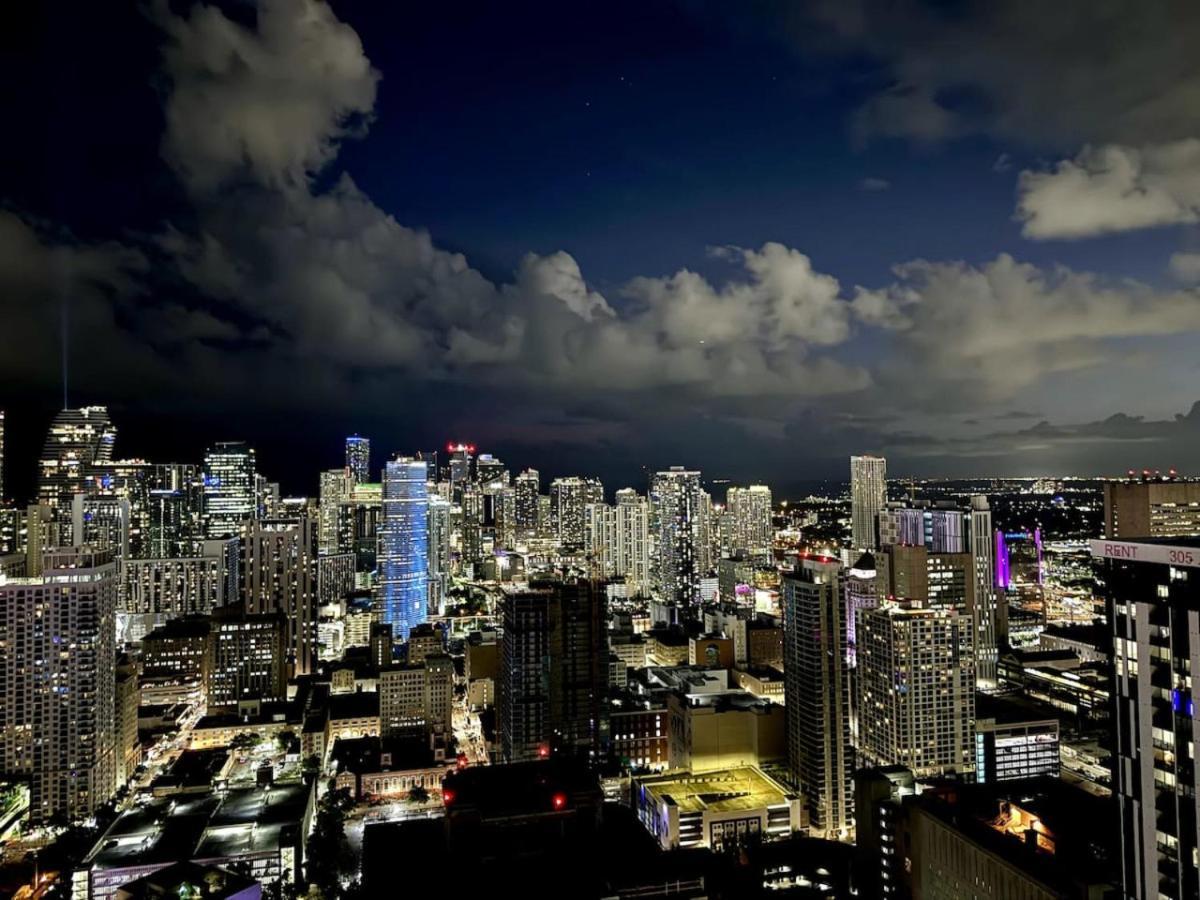 Apartment 49th Floor Ph Collection View