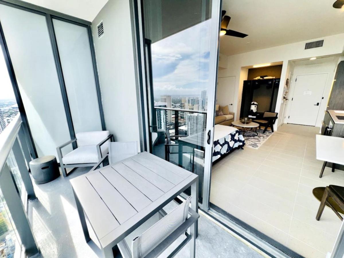 Apartment 49th Floor Ph Collection View *
