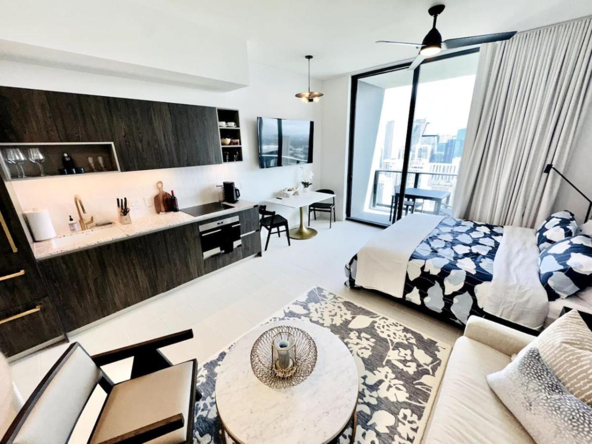 Apartment 49th Floor Ph Collection View *